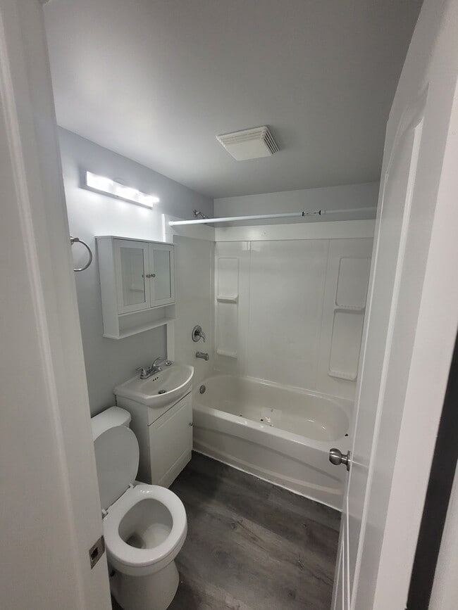 570 Ellice Ave Unité B6