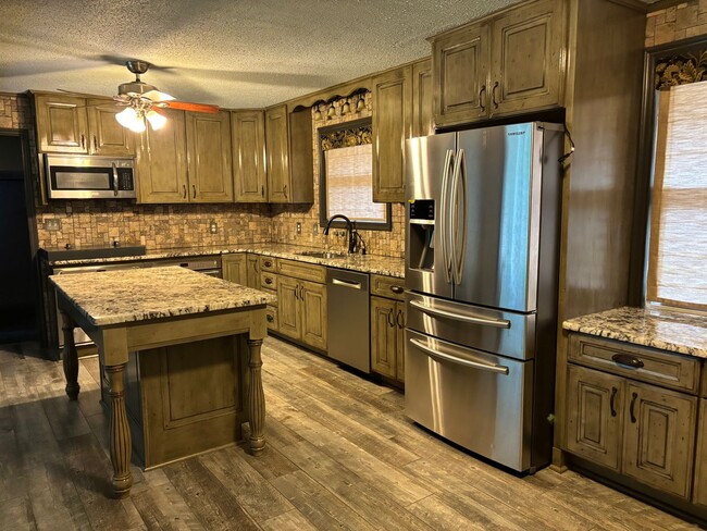 Photo - 2811 Thrush Dr