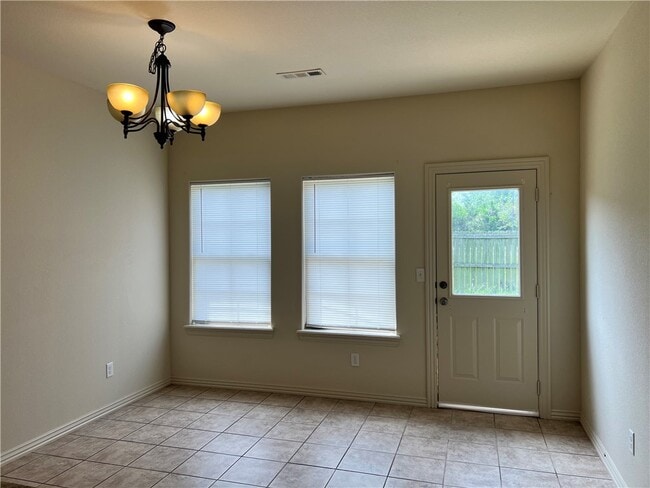 Photo - 930 Kensington Dr