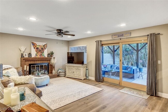 Photo - 4762 Torrence Dr