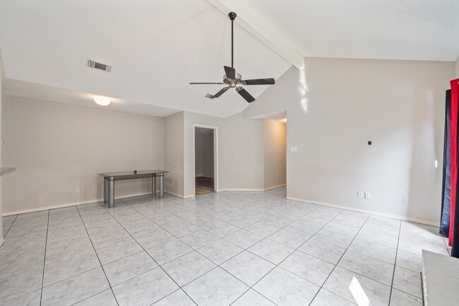 Building Photo - 20115 Raingate Ln