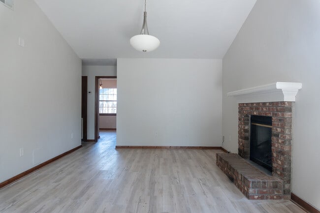 Photo - 1521 Cinnamon Bear Cir