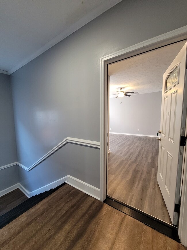 Building Photo - 423 Boulevard NE