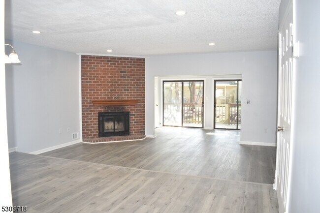 Photo - 7 Kirby Ln
