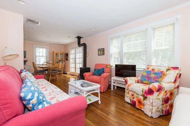 Photo - 16A Linden Pl