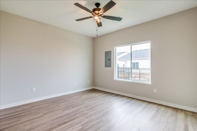 1903 Cody Ln