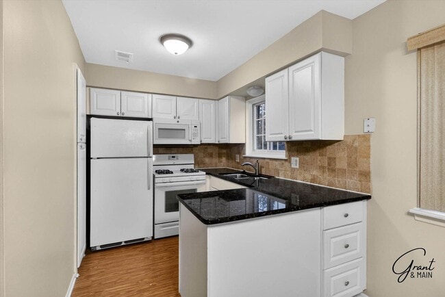 Photo - 8180 Crestview Dr