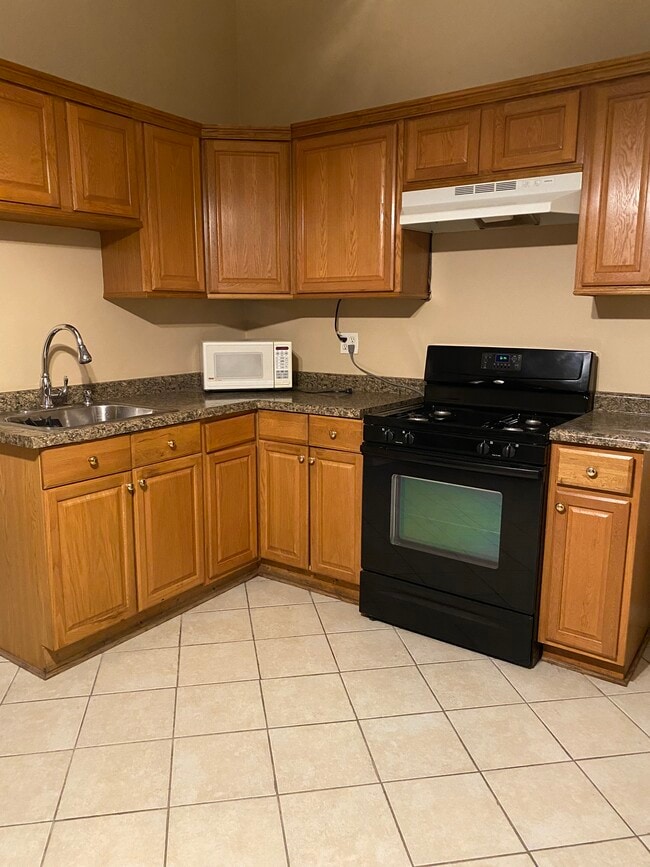 Photo - 1800 W 21st Plz Unit 1 Floor