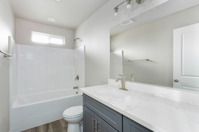 Photo - 927 S Cushman Ave Unidad Back House