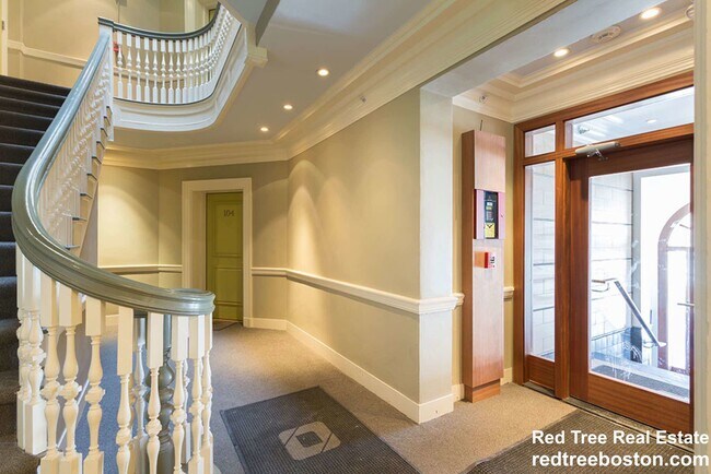 Photo - 457 Centre St