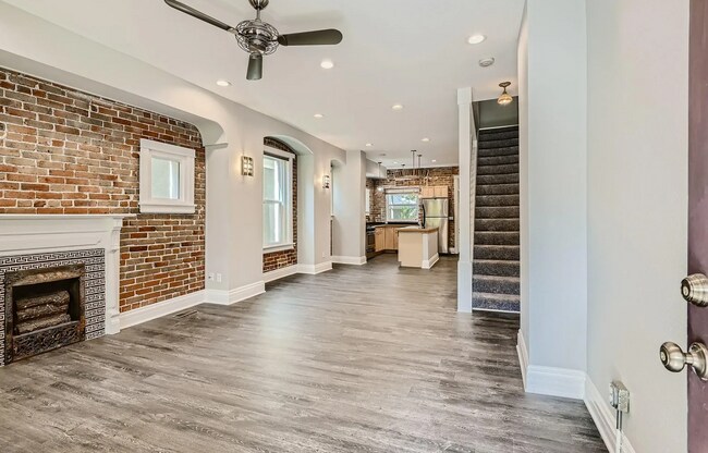 Photo - 2343 Hooker St