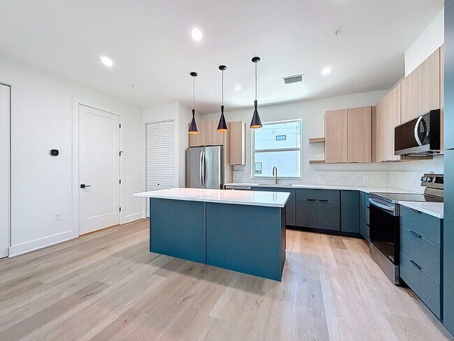 Photo - 336 14th St N