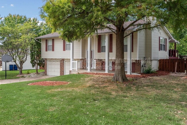 Photo - 33 Pershing Lake Dr