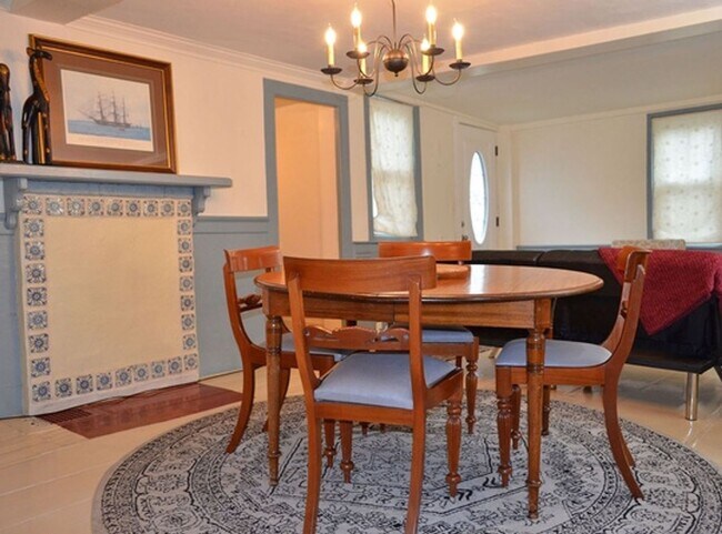 7 Granite St