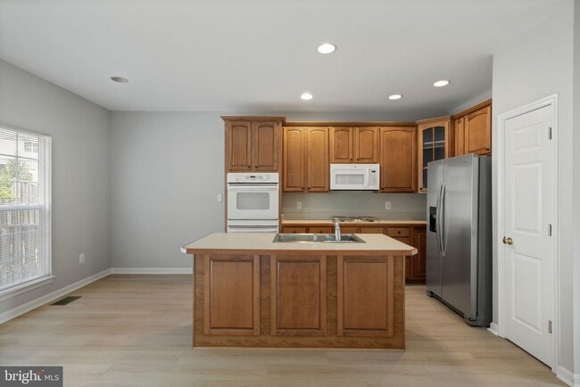 Photo - 1026 Longview Ln