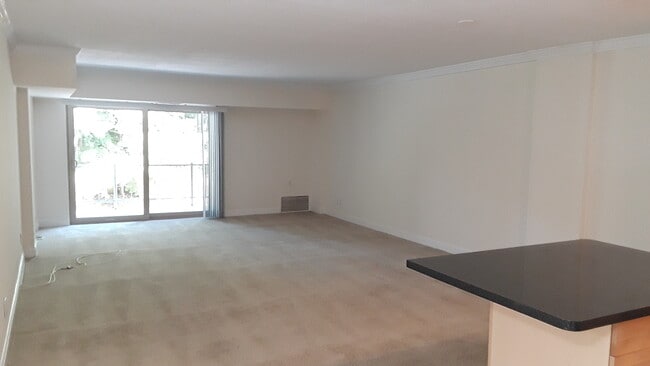 Photo - 1450 Worcester Rd Unidad 1