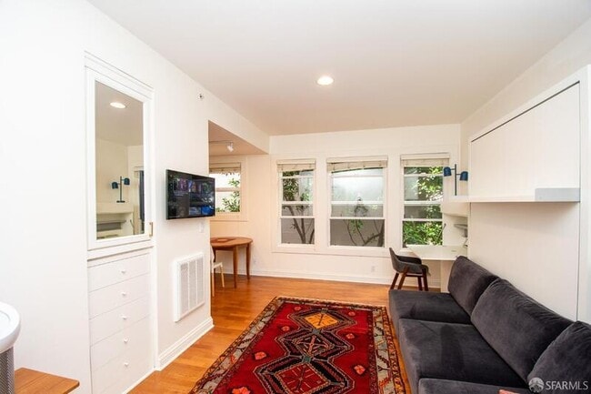 Photo - 725 Pine St Unit 207