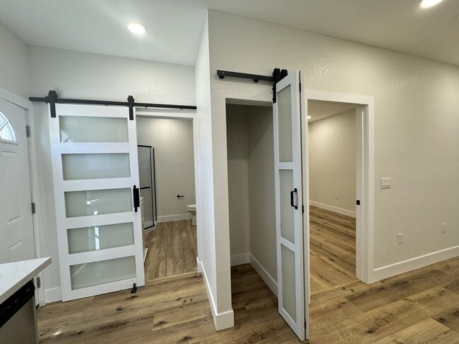 Photo - 1249 Center Ave Unidad C