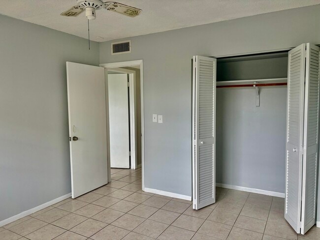 Photo - 5300 Washington St Unidad C318