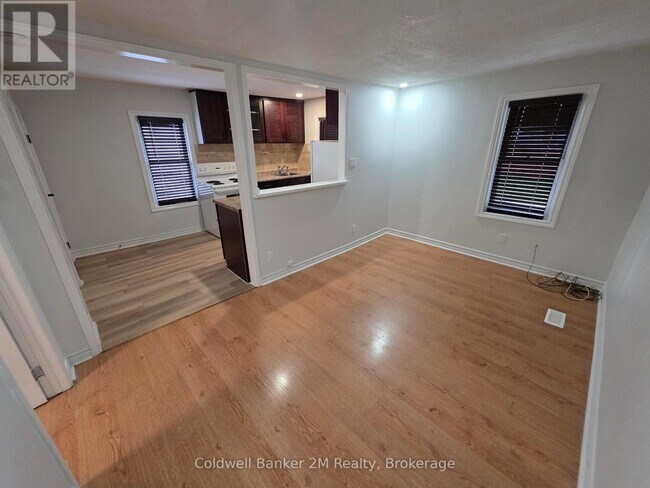 Photo - 300 Haig St