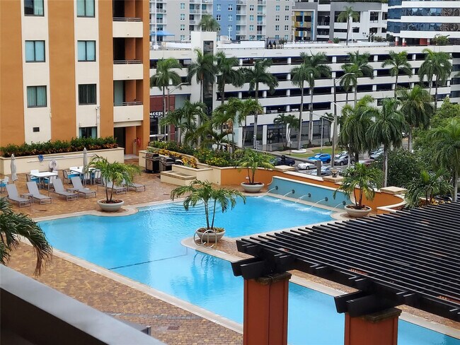 Building Photo - 110 N Federal Hwy Unit 813