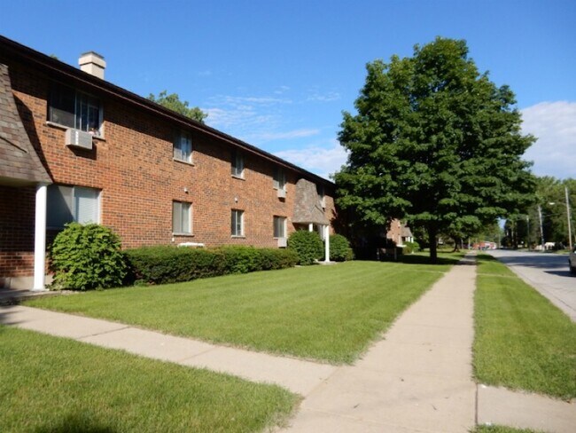 Charles Apts Green Bay, LLC