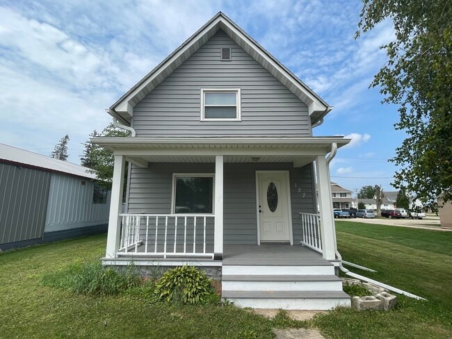 Photo - 127 E Main St