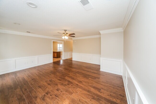 Photo - 7649 Overlook Dr