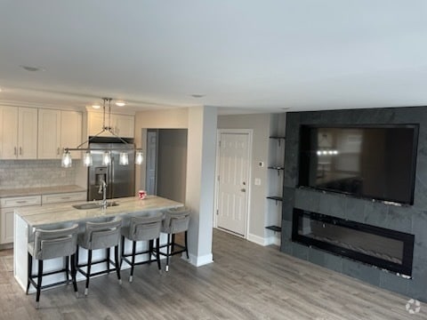 Building Photo - 36 Lawton Ave Unit 2 Rental
