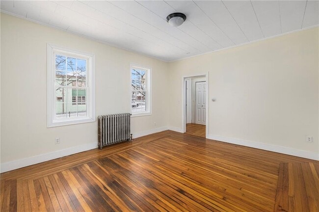 Building Photo - 10 Broad St Unit 1