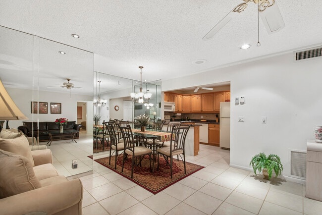 Photo - 417 Pine Glen Ln Unit D-2