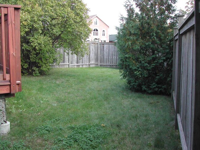 Photo - 10 Maxim Cres Unit Basement 1bdr