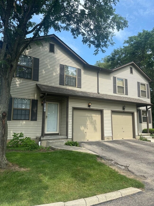 Three Bedroom, 2.5 Bathroom Townhome in Wo... - Three Bedroom, 2.5 Bathroom Townhome in Wo...