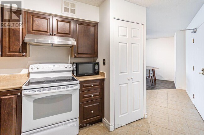Photo - 260 Queens Quay W Unit 2708
