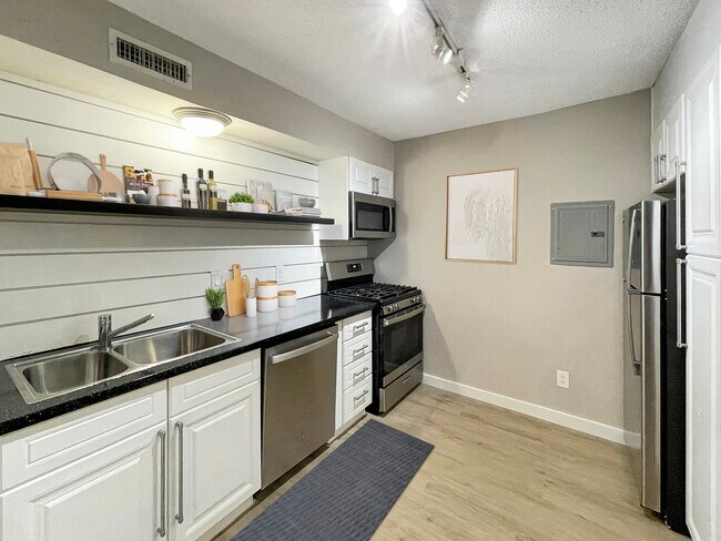 Renovated Monroe Furnished - The Chelsea