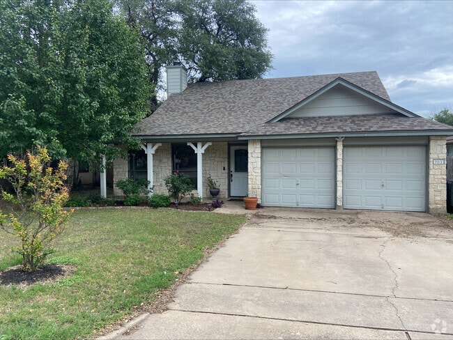 Building Photo - 702 Spring Hollow Dr Rental