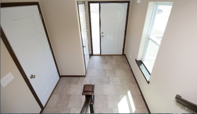 Photo - 2722 Divide St W