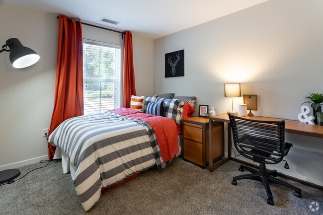 2BR,2BA,907SF - Uptown East