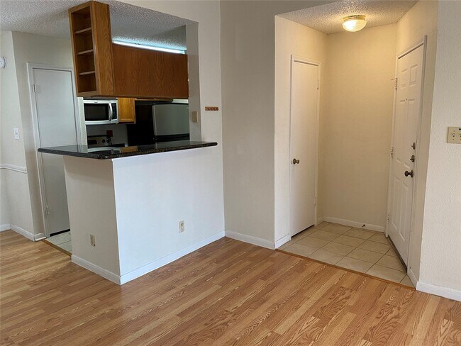 Photo - 2121 Hepburn St Unit True