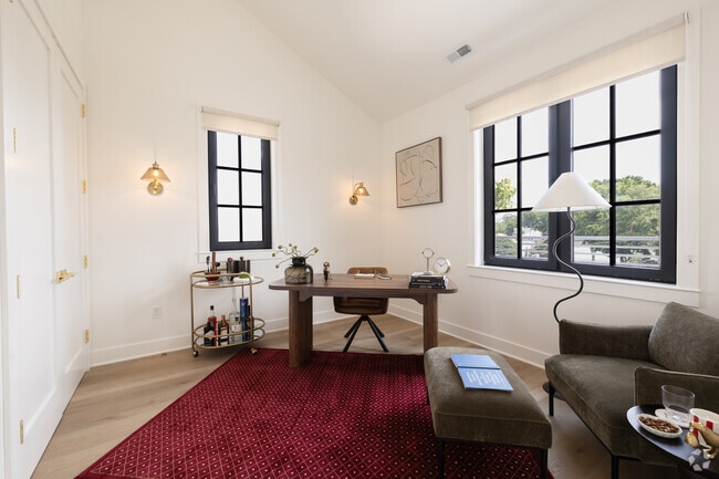 2BR, 1BA - 858SF - Office