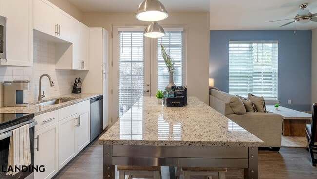 Photo - 5885 Lakehurst Dr Unit 1345