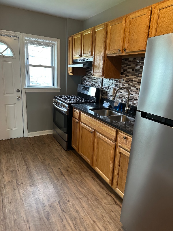 Photo - 1504 E Cold Spring Ln Townhome