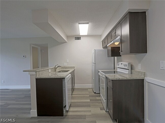 Photo - 5303 Summerlin Rd Unit 315