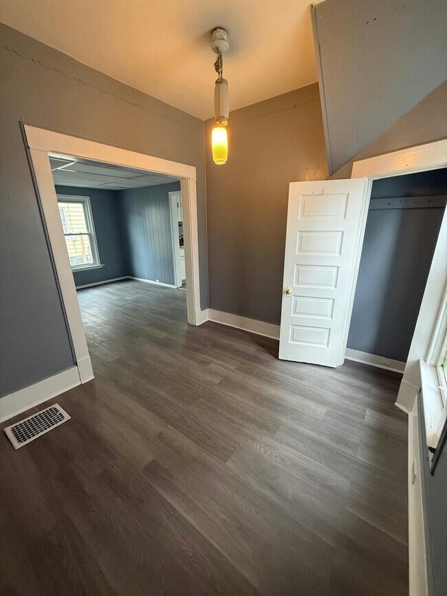 7512 Star Ave Unit 1