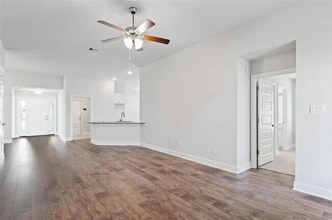 Photo - 2708 Golden Palms Ln