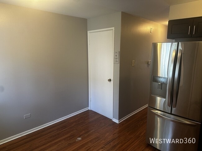 Photo - 1301 E 75th St Unit B