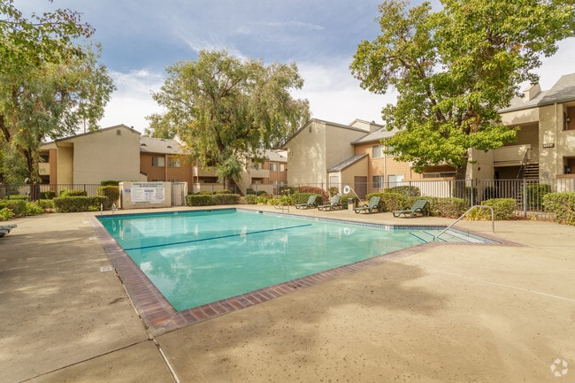 Pool 1 - Carmel Pointe Rental
