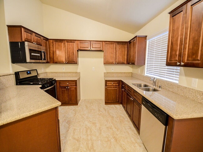 Photo - 3825 Gulliver St