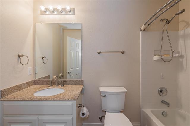 Photo - 7801 Quiet Waters Dr