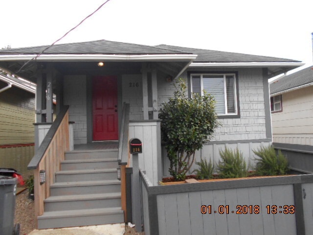 Building Photo - 2bd 1ba Home Washer and Dryer